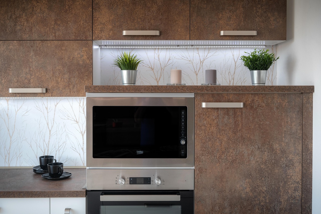 entdecken sie hochwertige küchengeräte für jeden bedarf – von modernen kaffeevollautomaten über leistungsstarke mixer bis hin zu effizienten backöfen. jetzt innovative küchentechnik auswählen und das kocherlebnis verbessern!