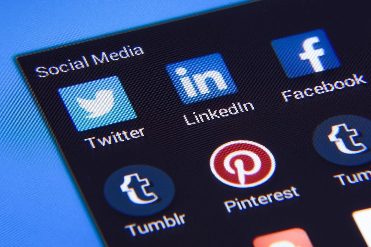 entdecken sie, wie personal branding ihre karriere und ihre online-präsenz stärken kann. lernen sie strategien, um ihre persönliche marke authentisch und erfolgreich zu gestalten.